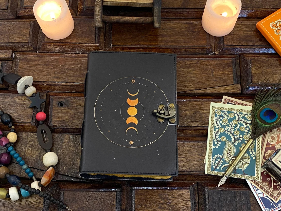 Moon Phase Leather Journal – Book of Shadows Grimoire 5x7 inck 200 pages