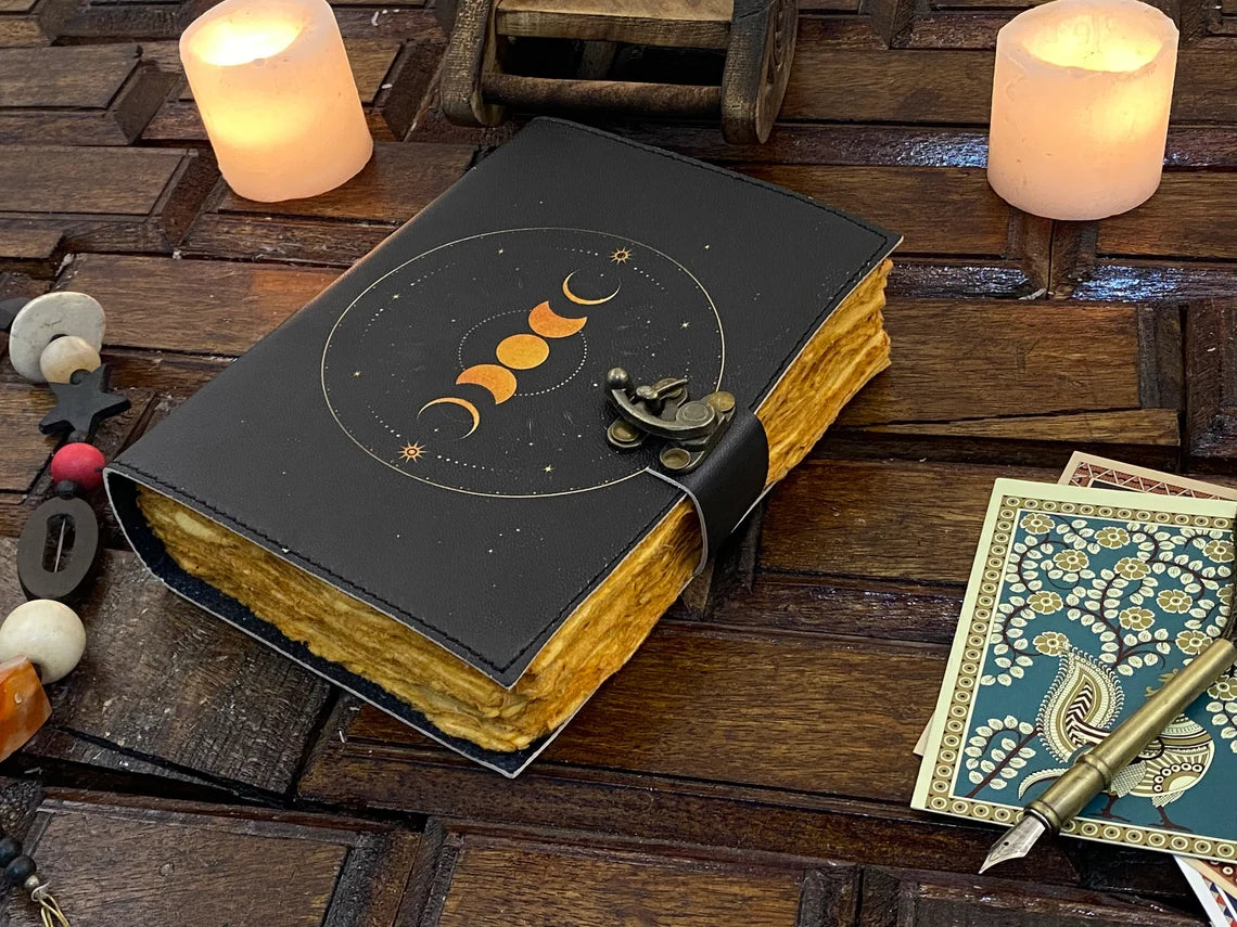 Moon Phase Leather Journal – Book of Shadows Grimoire 5x7 inck 200 pages