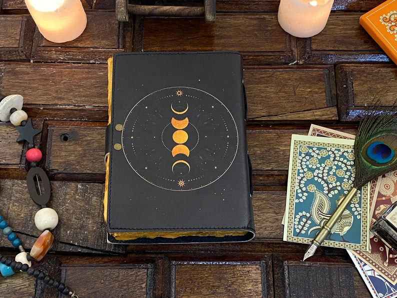 Moon Phase Leather Journal – Book of Shadows Grimoire 5x7 inck 200 pages